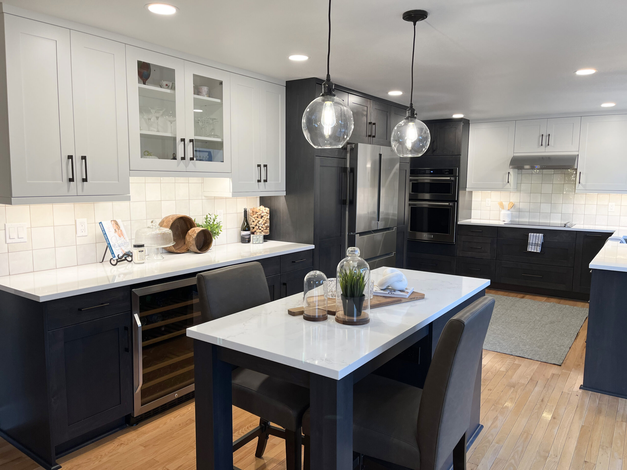 Modern Two-Toned Kitchen